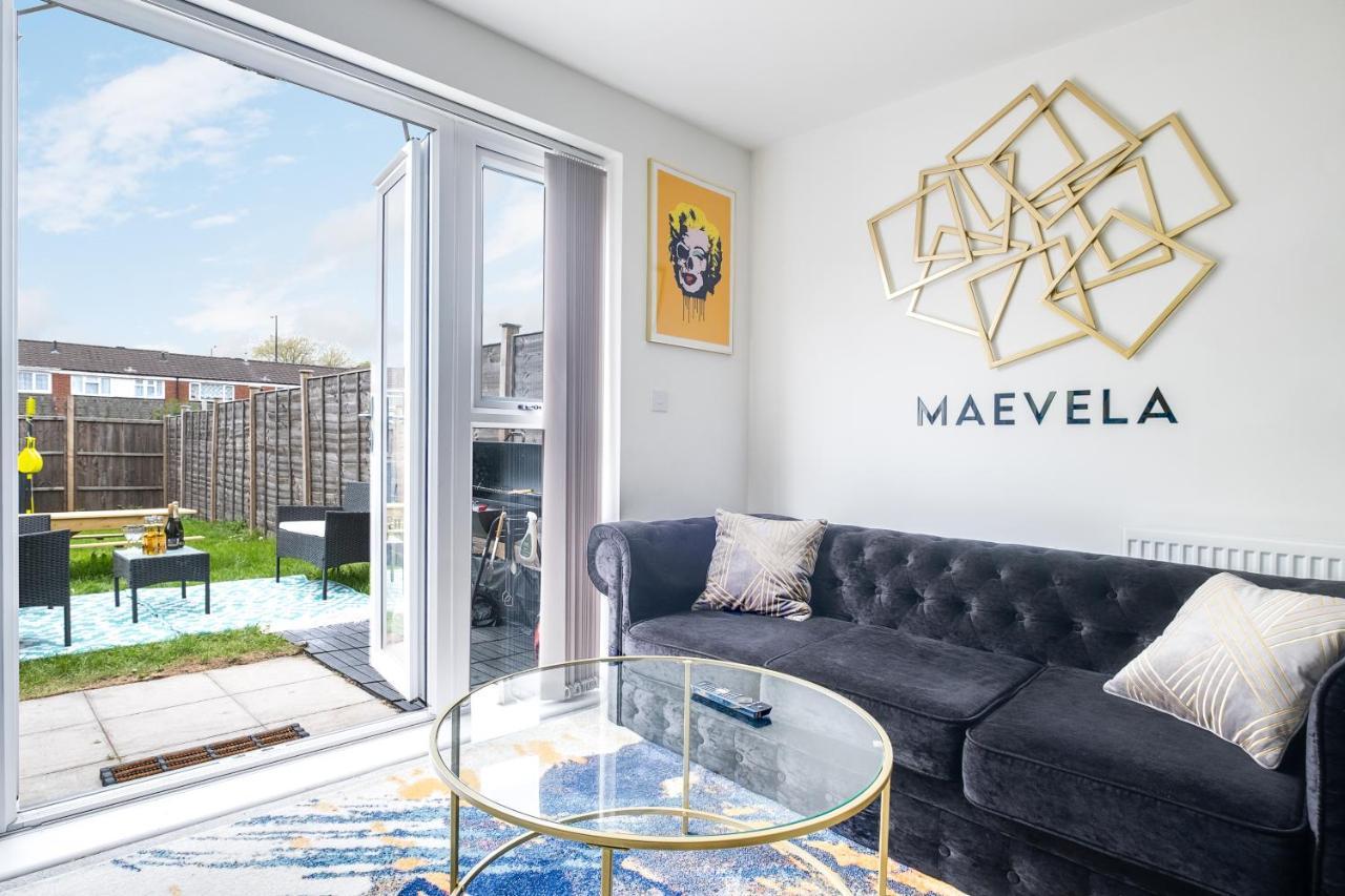 Luxury 2 Bed House City Centre ✘ Bbq & Garden ☆ Family Friendly→ Swingball & Outdoor Furniture - Free Parking → With 50 Inch Smart Tv, Free Netflix & Wifi ✘ Comfy Seating Area - By Maevela Birmingham Eksteriør billede